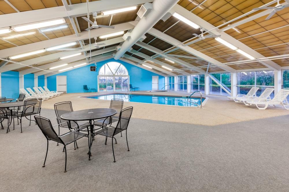 Wingate By Wyndham Canton-Hall Of Fame Bagian luar foto