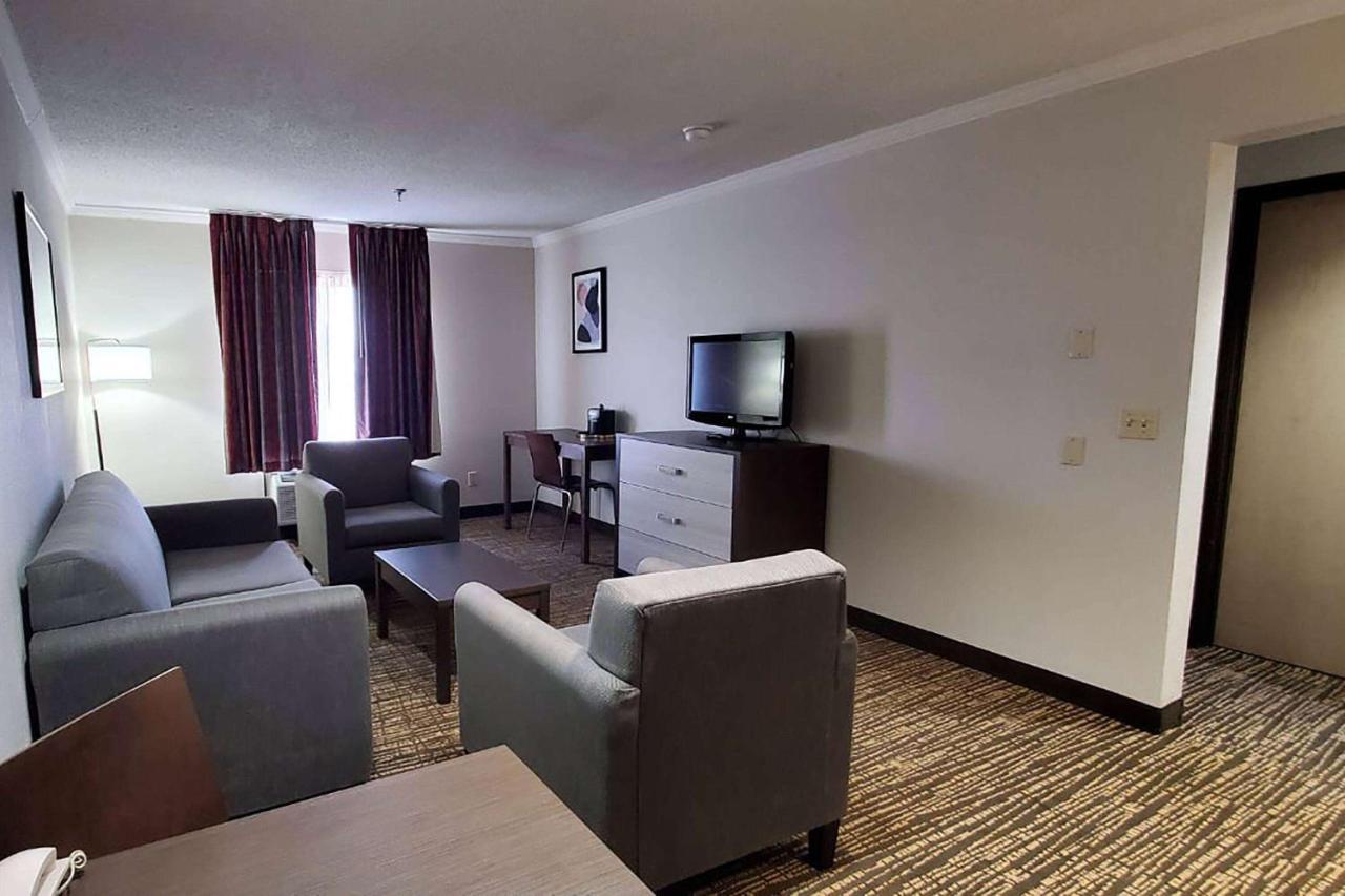 Wingate By Wyndham Canton-Hall Of Fame Bagian luar foto